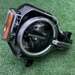 Ford Bronco Right Passenger Side Headlight Luz Derecha Pasajera 2021 2022 2023 2024