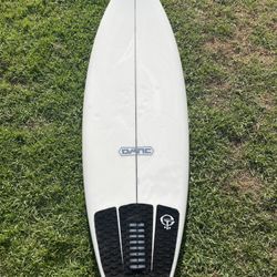 DANC Surfboard 5’6”