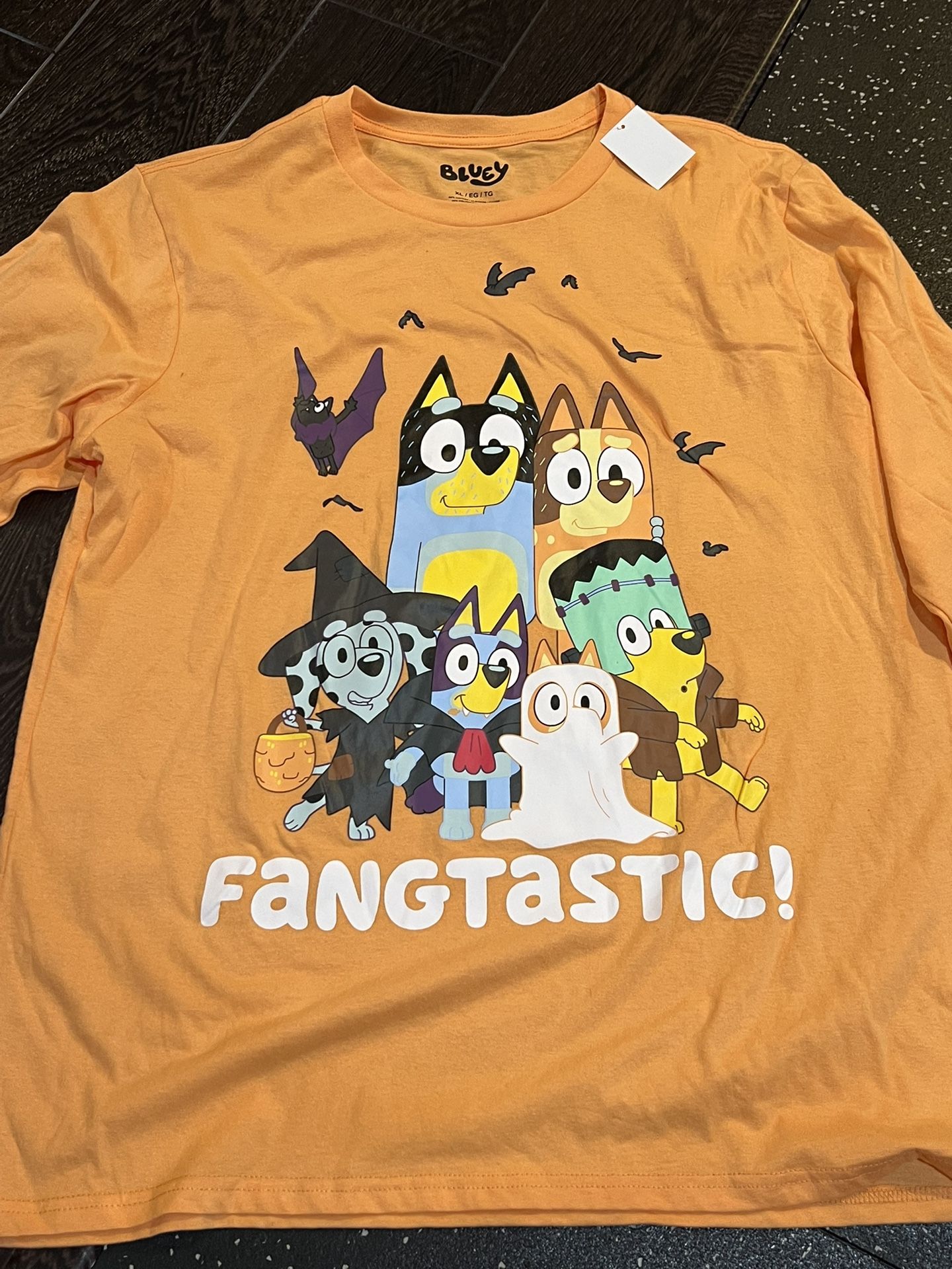 Bluey Adult size XL Halloween long sleeve t shirt Fangtastic new