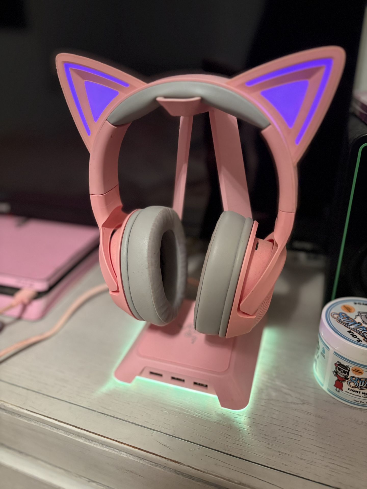 Pink Razer Kraken Bluetooth Headset & Stand