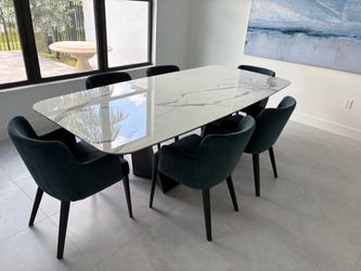 Fine and Elegant Modern Dining Set