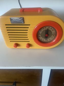 Vintage Look Radio