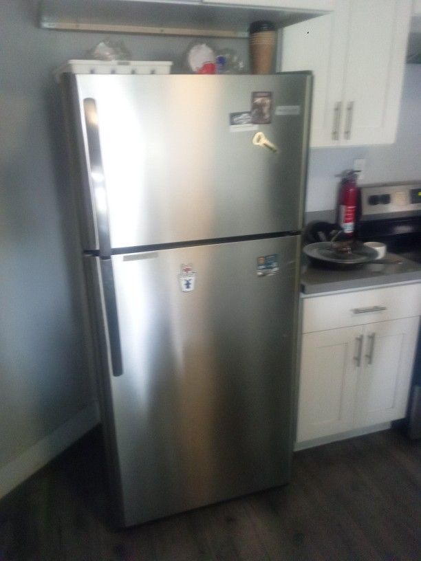 Frigidaire Refrigerator