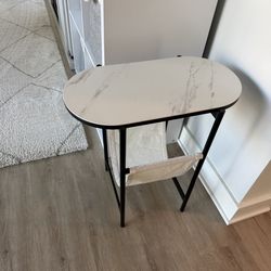 Blueground , Modern white Marble Top Side Table