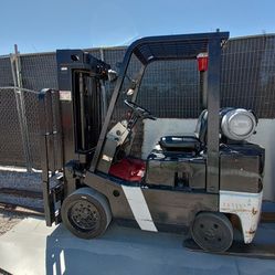 $4000 Nissan 50 Forklift With Side Shift Propane 