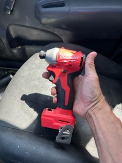 Milwaukee 1/4 impact drill