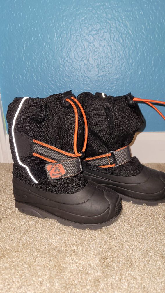 Kamik snow boots toddler size 8