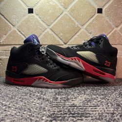 -Jordan 5 “Top 3” -Size 9.5M -No box -Barely used -Icy bottoms ❄️  -Shipping available  -Dm for more info