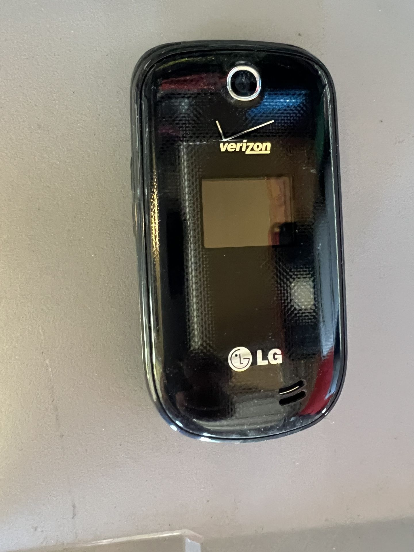 Brand New LG Revere 3 Flip Phone