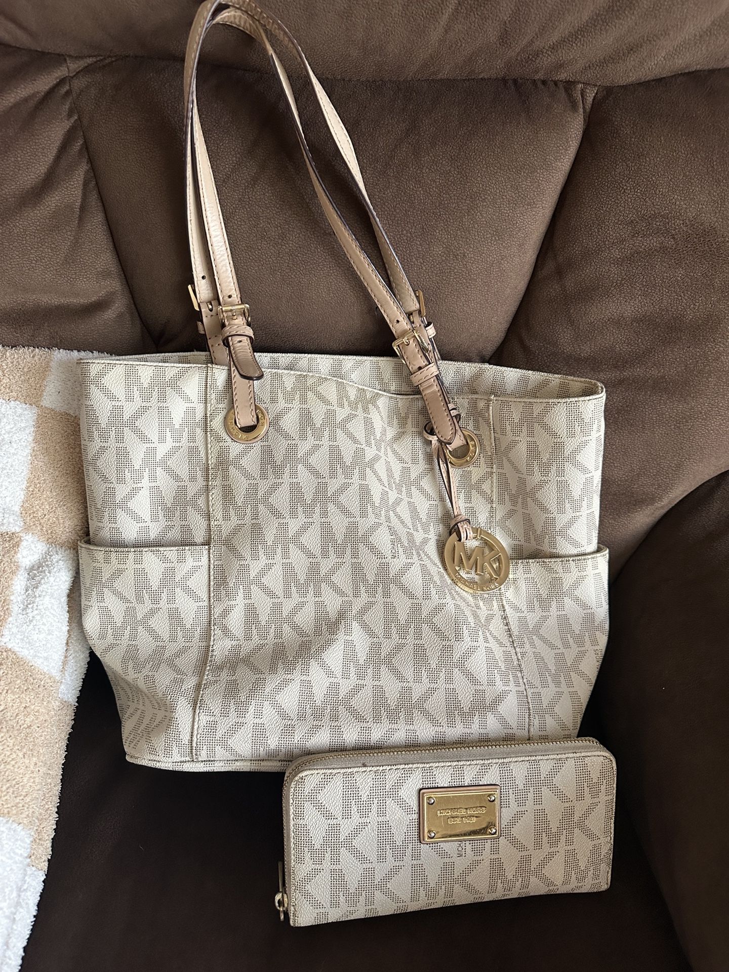 Original Michael Kors Purse With Wallet