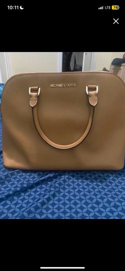 Micheal Kors Used Purse Color Acorn