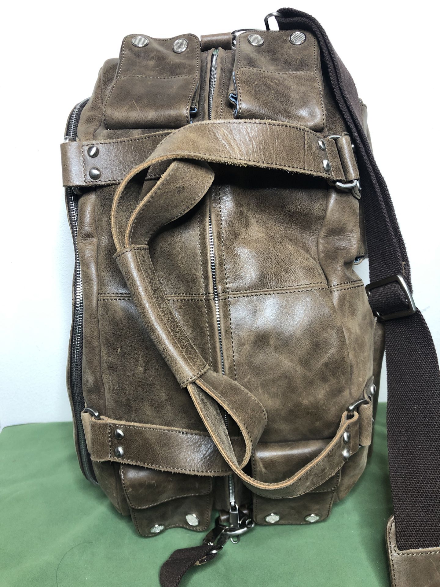 Brand New Seattle RIAN Leather Sports Duffle Bag
