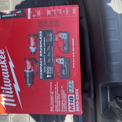 Milwaukee Drill Set