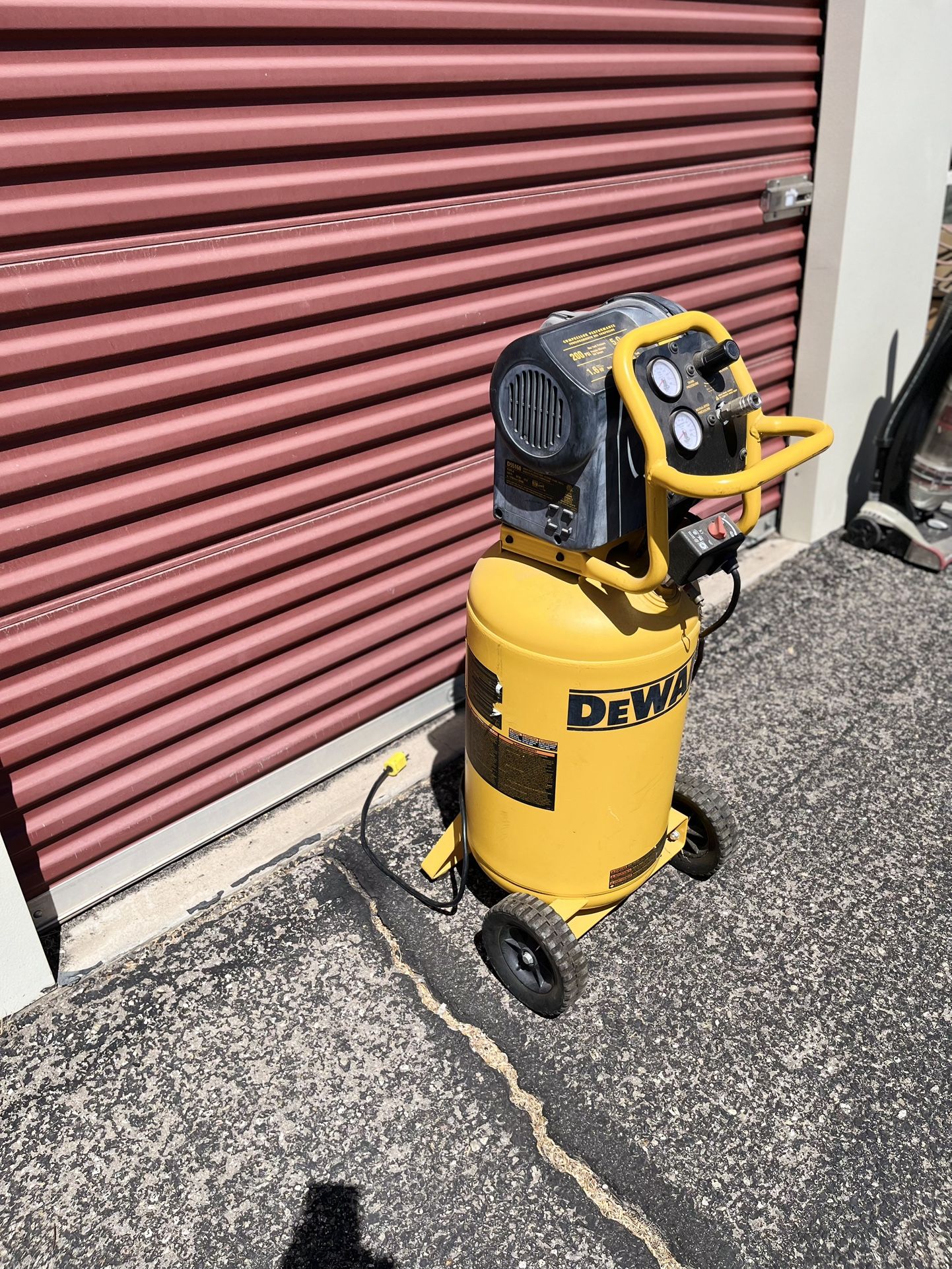 DeWalt 15 Gal Air Compressor