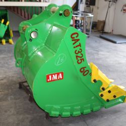 Excavator CAT 325 Bucket Rock Heavy Duty 60 inch width. Without the Pins.