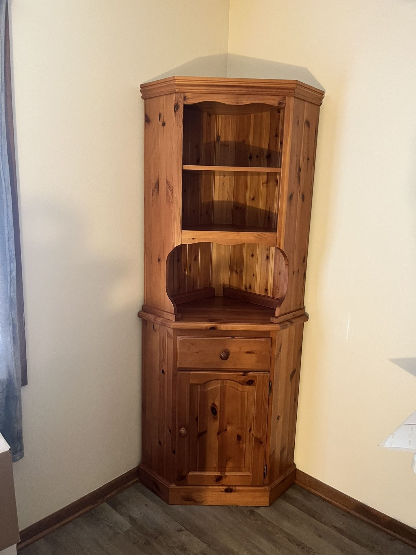 Corner Shelf