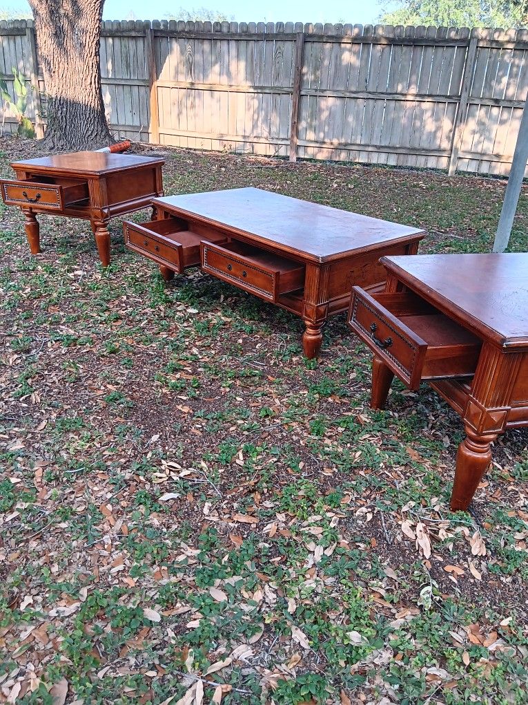 Juego De 3 Mesitas De Madera 