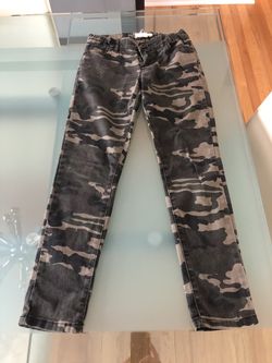 Girls camouflage pants size 7/8 from forever 21 like new