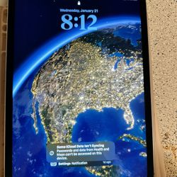 Apple iPad Pro 11-in. (4th Gen) Wi-Fi + Cellular.