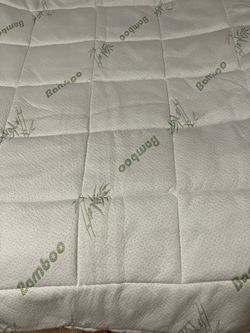 Bamboo queen mattress pad
