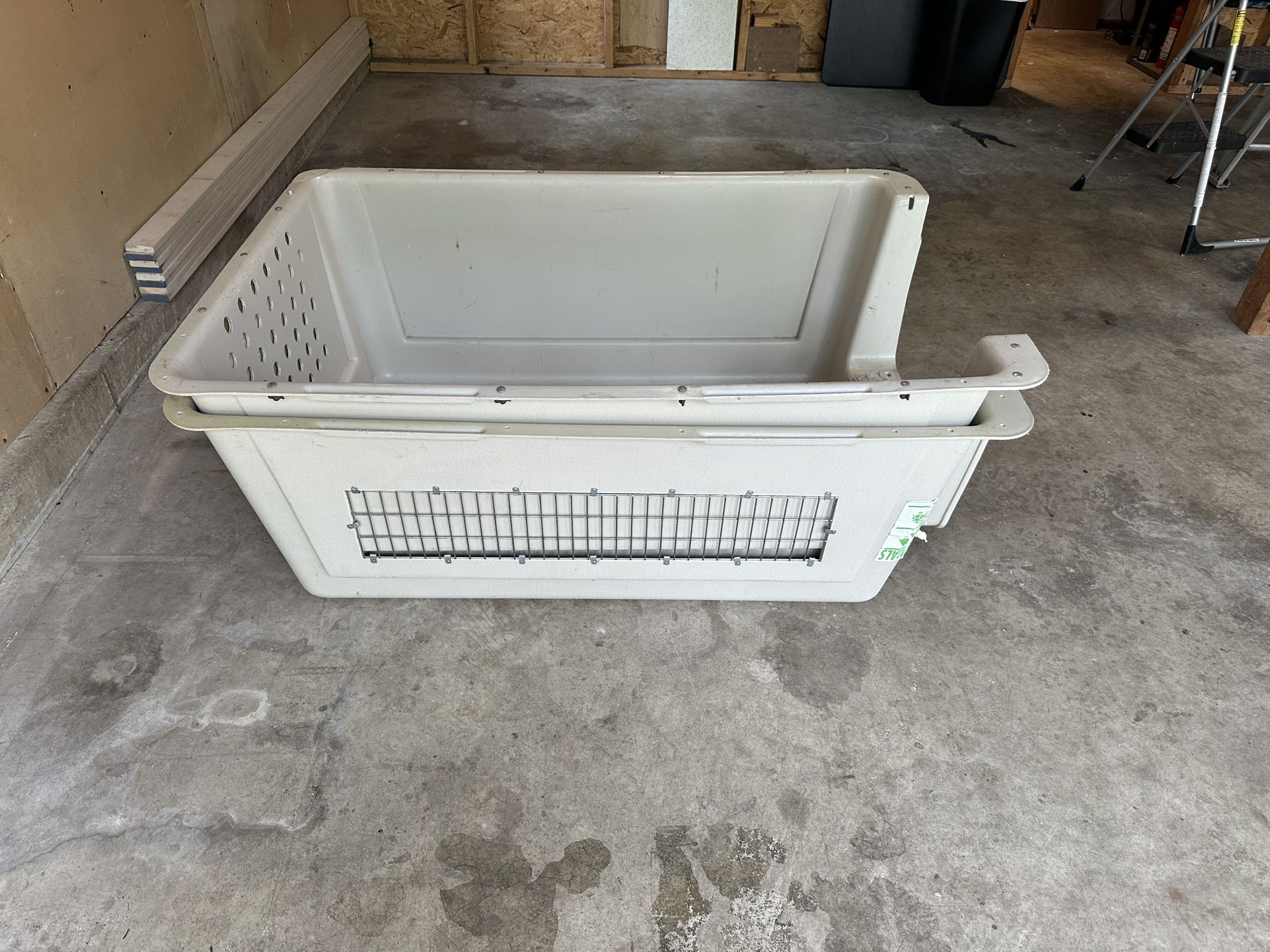 XL Dog Travel Crate/Kennel