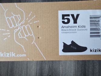 Brand New Kizik Anaheim Kids Shoes – Size 5Y