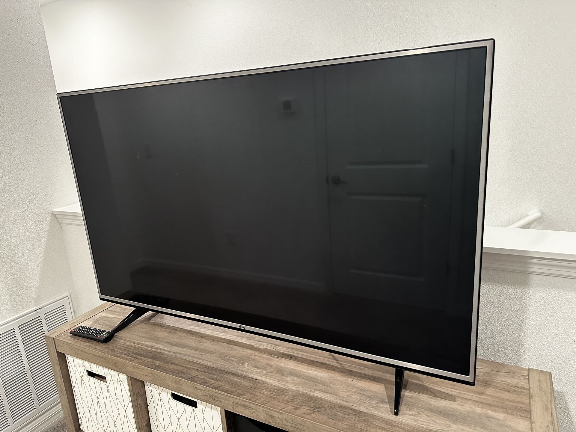 2016 LG 55 inch 4k TV Great Condition 