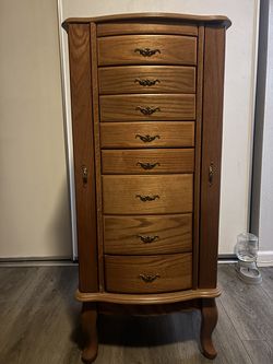 Vintage jewelry dresser