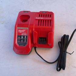 Milwaukee M18 Rapid Charger 