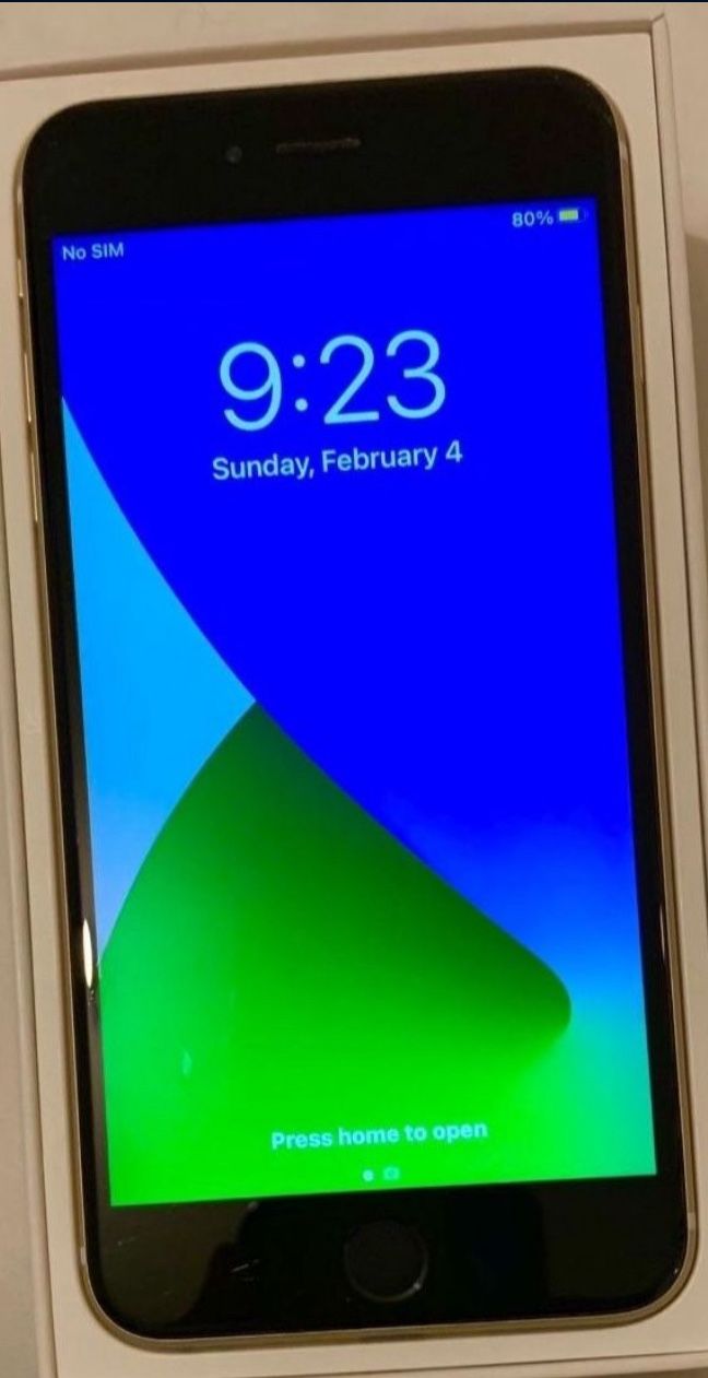 Apple iPhone 7 - UNLOCKED