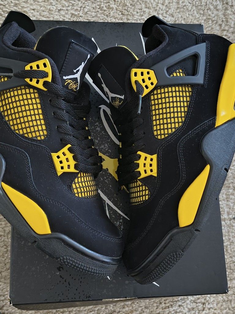Jordan 4 Yellow Thunder ⚡ Size 10.5 (NO TRADES)