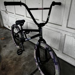 Jet Block Bmx With Cult Bars