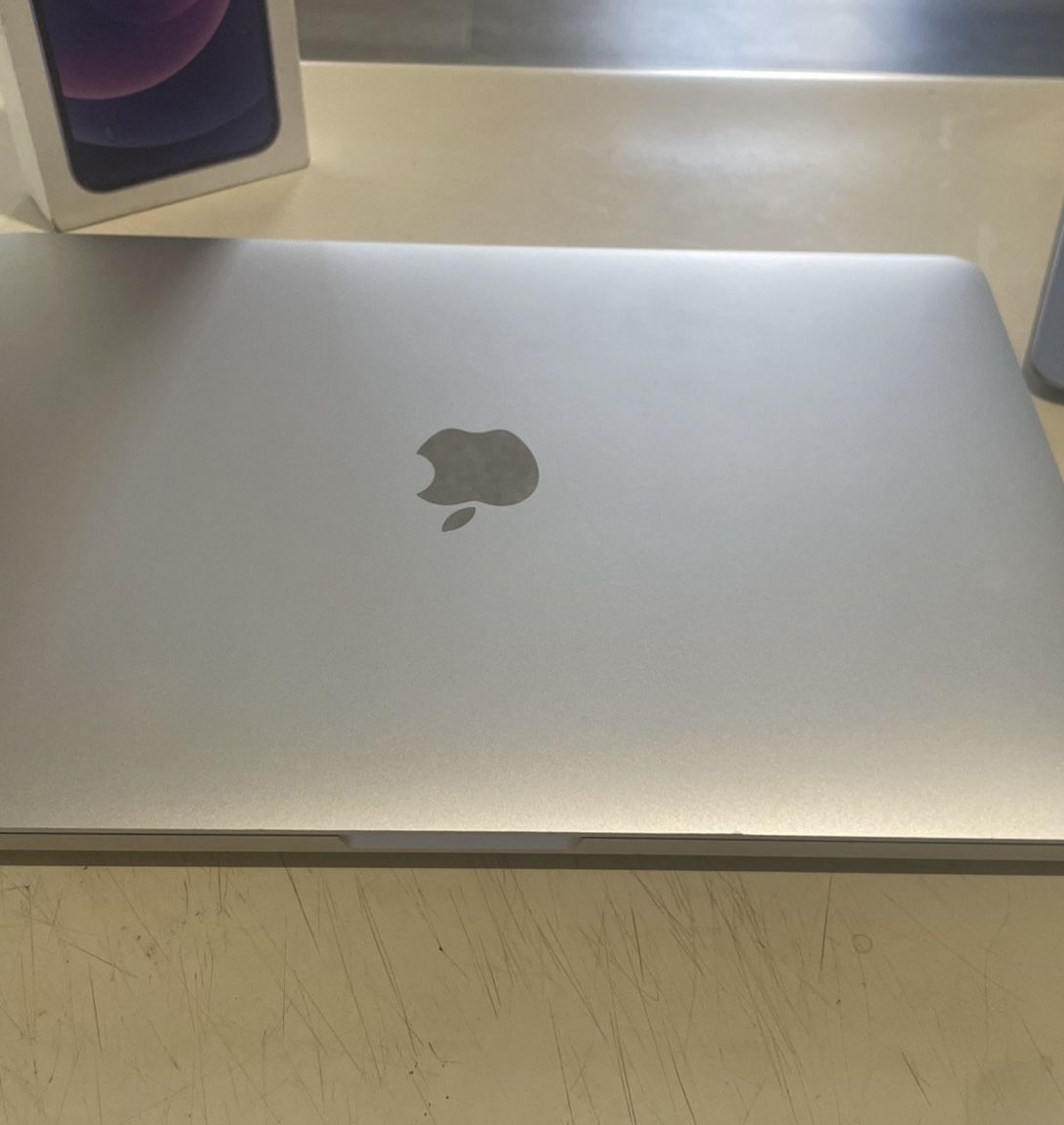 MacBook Pro 13 inch, 2020, Four Thunderbolt 3 ports