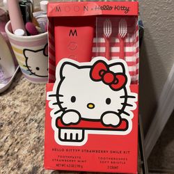Hello Kitty Strawberry Smile Kit 