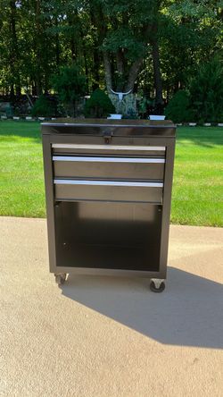 CRAFTSMAN TOOL CHEST  3 DRAWERS & DRAWER LINERS PLUS  STORAGE COMPARTMENT.  23”H  22”W. 12 D in GREAT SHAPE Like New