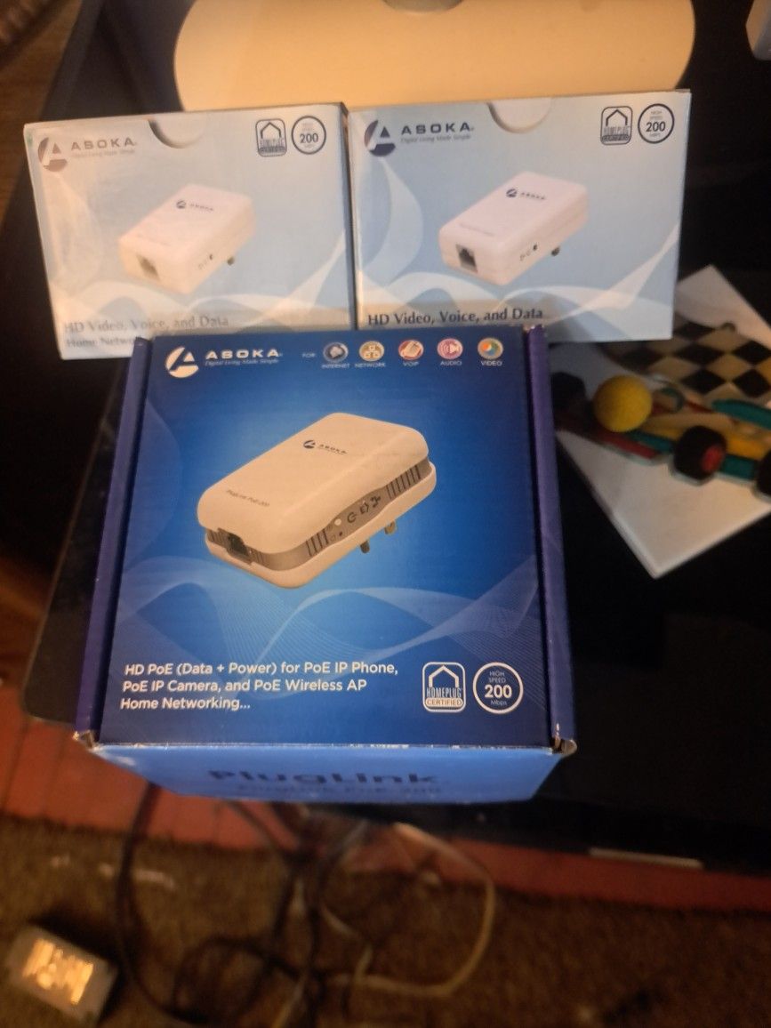 Plug Link Poe-200 And 2 Pluglink HD AV Adaptors