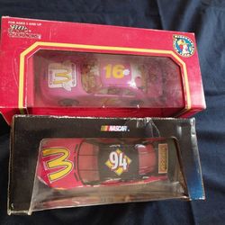 Mcdonald's Racing Hot Wheels x2, Scale 1/24 Large