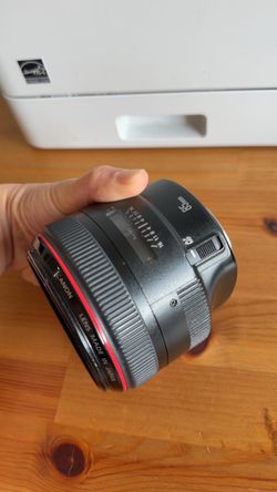 Canon EF 85mm f/1.2L Camera Lens