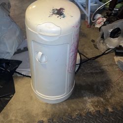 Munchkin Diaper Pail