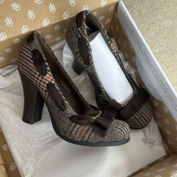 Shoes Size 6