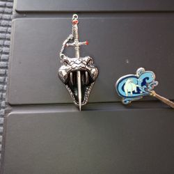 Set of two Harry Potter pins 