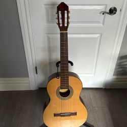 Lucero LC150S Classical Guitar