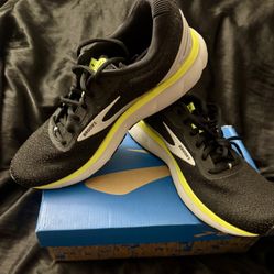 New Brooks Trace Running Shoe Size 10 Men 