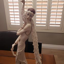 Giuseppe Armani "Lady with Peacock" Figurine – Florence Italy – 1987 – 19.5" Tall
