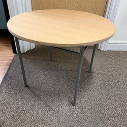 Round Table