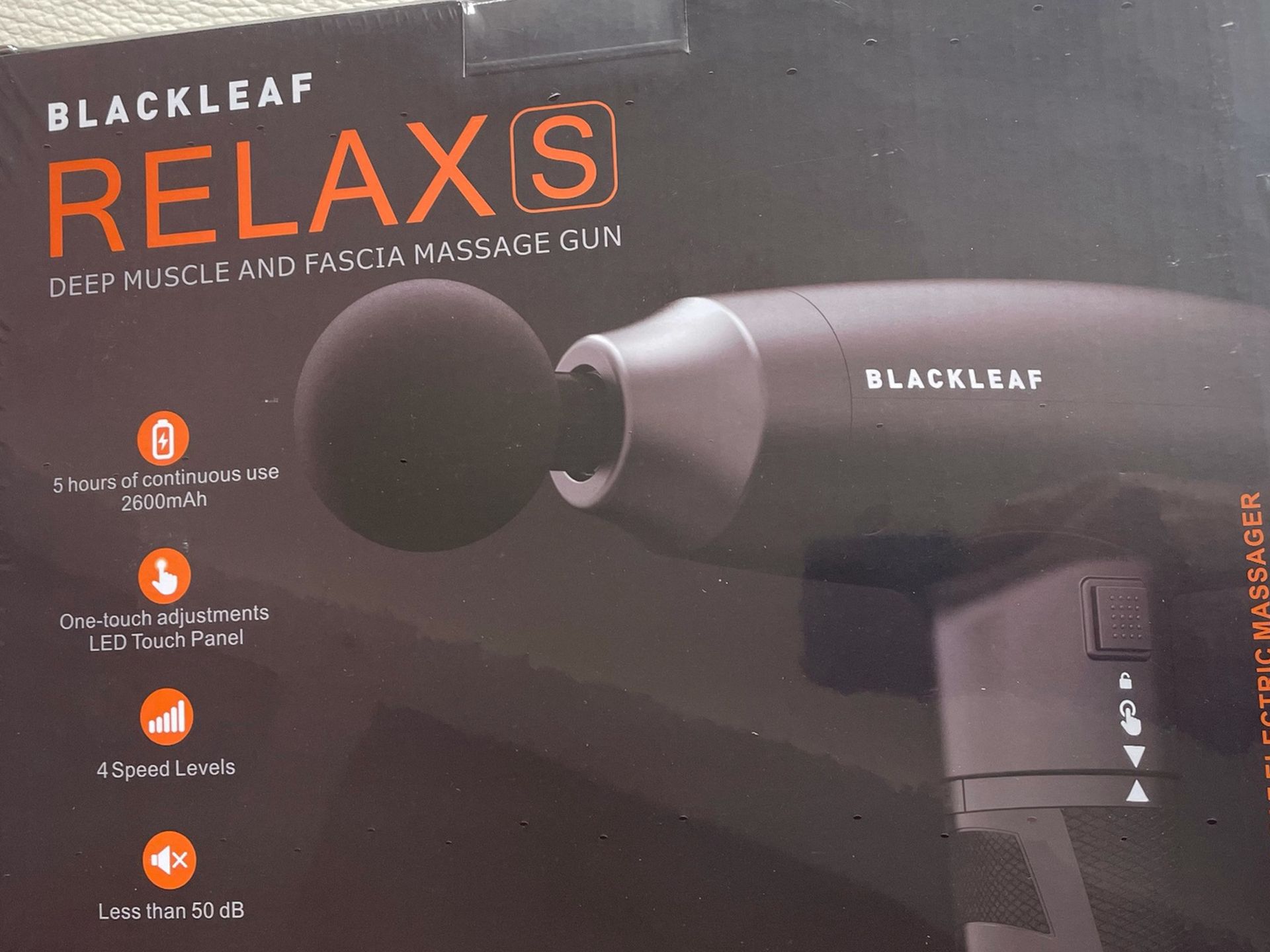 Blackleaf Relax S deep tissue percussion massage gun