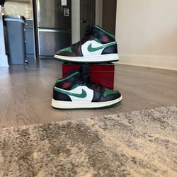 Nike Air Jordan 1 Mid Youth Shoes SZ 6Y Pine Green 554725-067 Great Condition!
