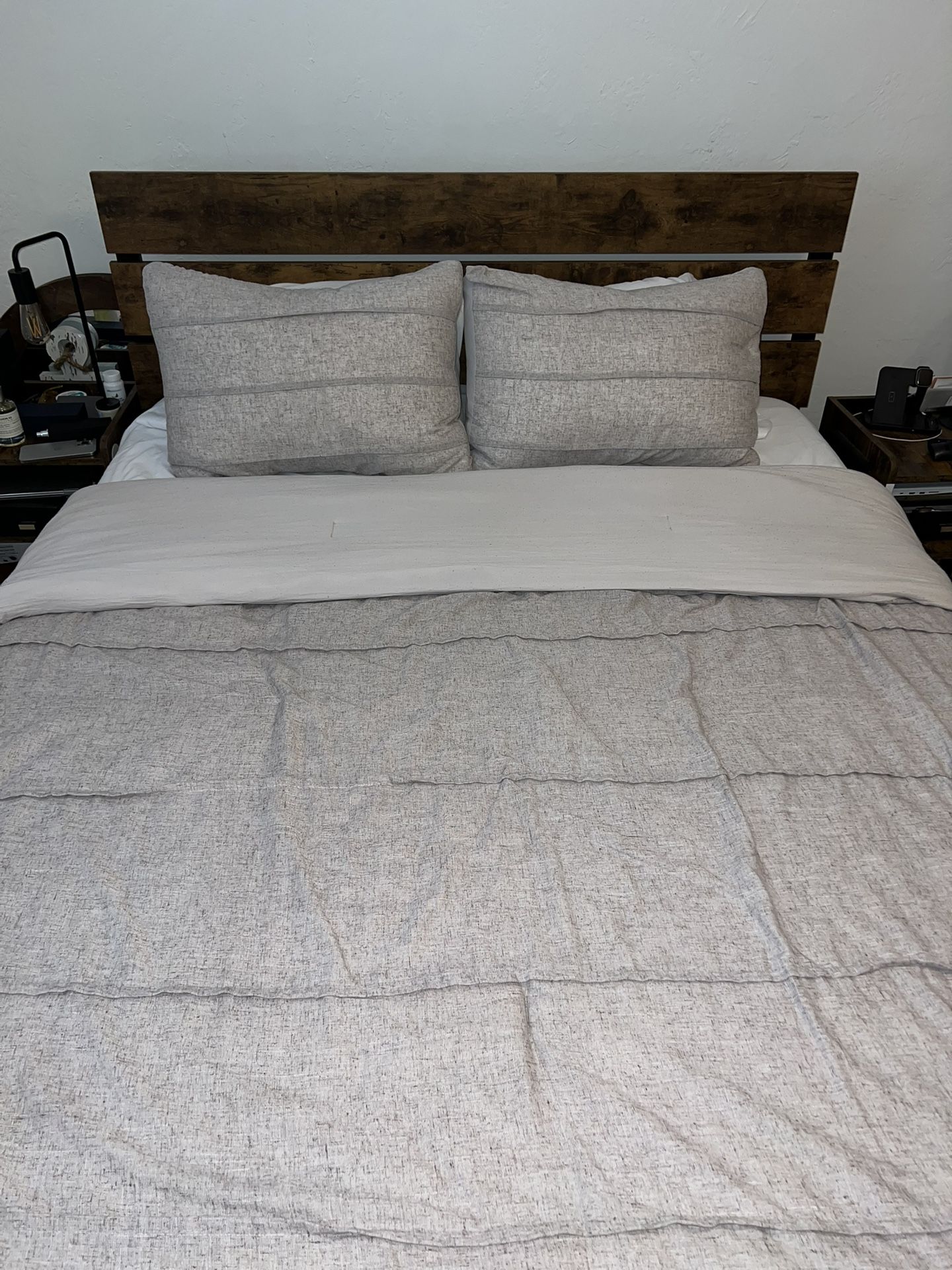 Queen Bedroom Set FREE (Pickup Today)