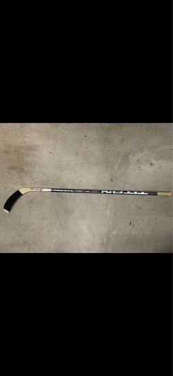 Jari Kurri game used/signed stick