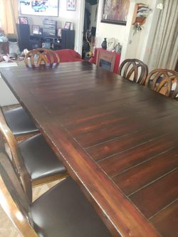 Comedor con 8 sillas